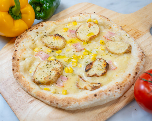 じゃがマヨ｜ 食べ応えのあるほくほく食感のじゃがいもに、旨みを引き立てるマヨソース。ふっくらした小麦生地で楽しむ、バランスの取れた優しい味わい。