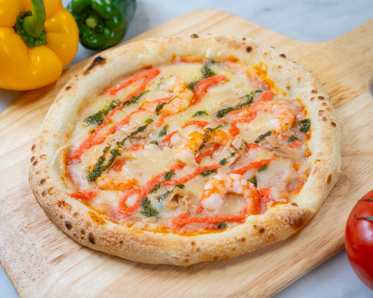 シーフード明太子｜ プリプリのエビとピリ辛明太子の競演。ツナのコクとバジルソースが深みを出す、和洋の風味豊かな贅沢シーフードピザ。